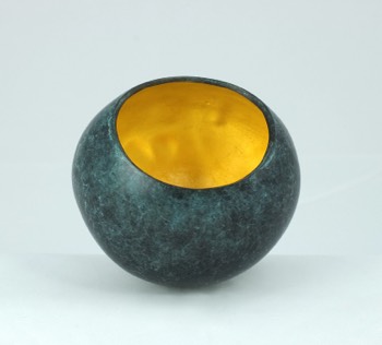 Modern sculpture in bronze. Vessel, the inside of the bowl gilded in 23.5 carat gold. 12.5 x 11.5 cms. 2018. One of an edition of 8.