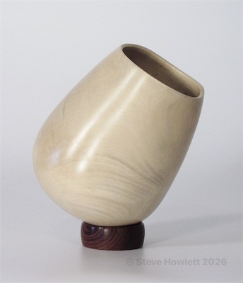 1049_holly_rocking_pot